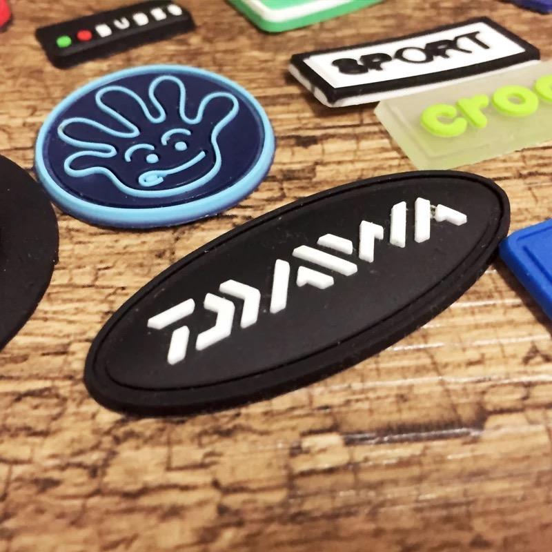 Brand name rubber logo t-shirt tags labels