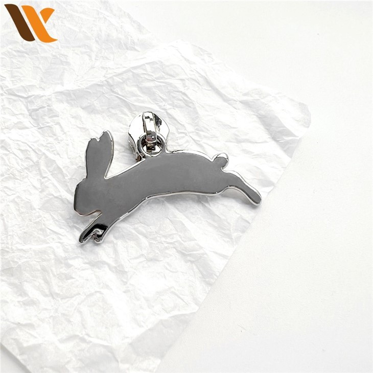 Customized Running Rabbit Shape Zipper Puller 2